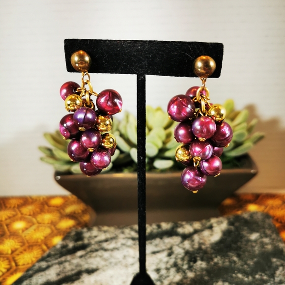 Vintage Purple and Gold Tone Grape Cluster Pierced Earrings - Picture 3 of 14